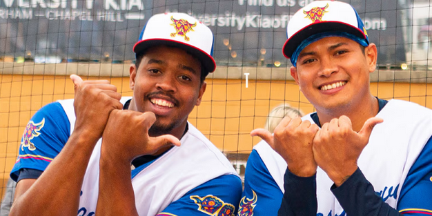 Manuel Bolón Rodríguez con uniforme de los Toros de Durham
