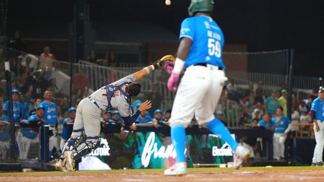 Bravos de León vs. Tigres de Quintana Roo, juego 62, 2o de la serie, serie empatada, 12×5, del 290624 en León