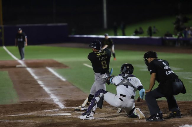 Conspiradores de Querétaro vs. Tigres de Quintana Roo, juego 50 para ambos, 2o de la serie, serie para los Conspiradores, 10×6 4 del 120624 en Querétaro, Edson García