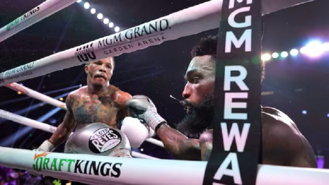 Gervonta Davis vs. Frank Martin gko 8, retuvo campeonato mundial ligero AMB por quinta ocasión, del 150624 en MGM Grand de Las Vegas