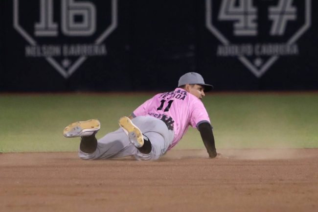 Guerreros de Oaxaca vs. Leones de Yucatán, juego 54, 2o de la serie, serie empatada, 4×0, del 1900624 en Oaxaca, Rubén Tejada