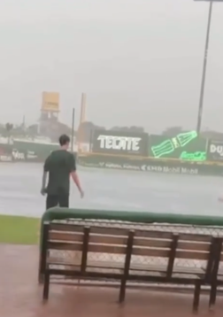 Leones de Yucatán vs. Águila de Veracruz, juego 56, 2o de la serie, serie aún 1-0 para el Águila, suspendido por lluvia, del 220624 en Kanasín