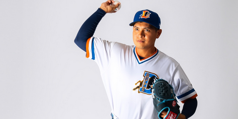Manuel Bolón Rodríguez con uniforme de los Toros de Durham, buena foto