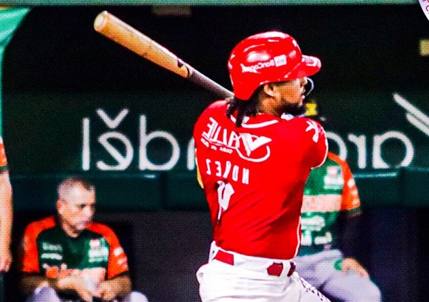Águila de Veracruz vs. Leones de Yucatán, juego 78, 1o de la serie, 12×6, del 230724 en Veracruz, Gustavo Núñez