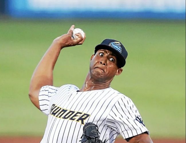 Domingo Acevedo, contratado por los Leones de Yucatán, del 230724