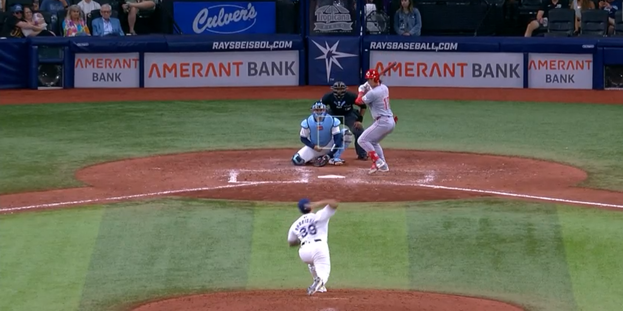 Manuel Bolón Rodríguez, 2a derrota del año, ante los Rojos de Concinnati, en el décimo inning, bateadro Stuart Fairchild, doblete con hombre en 3a, por regla, 1 del 260724 en Tampa Bay