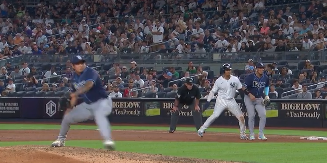 Manuel Bolón Rodríguez, debut en Yankee Stadium, del 190724 ante los Yanquis de Nueva York, lanzándole a Aaron Judge, con Juan Soto e Isaac Paredes