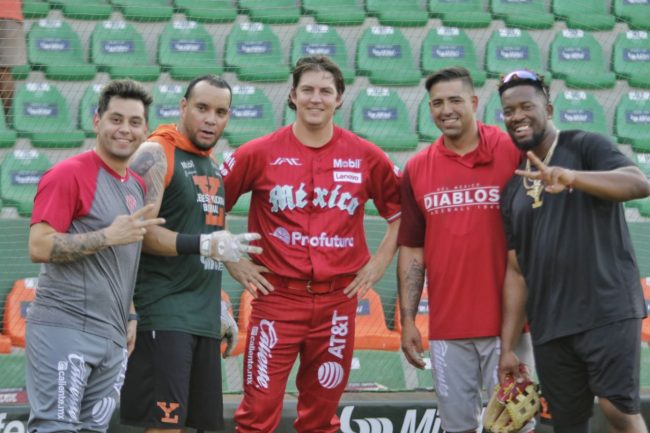 Diablos Rojos del México vs. Leones de Yucatán, juego 25, 1o de la serie, 11×2, 9 del 100524 en Kanasín, Trevor Bauer abridor y ganador, con Yadir Drake