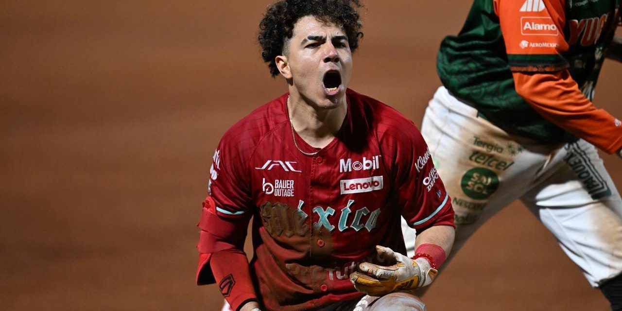 Diablos Rojos del México vs. Leones de Yucatán, juego 3, 2o play off, ventaja Diablos 3-0, 5×2, del 190824 en Kanasín, Carlos Sepúlveda triple en la 8a.