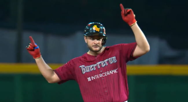 Guerreros de Oaxaca vs. Leones de Yucatán, juego 2 1er play off, serie empatada 1-1, 9×2, del 050824 en Kanasín, José Carlos Ureña
