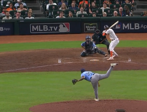 Manuel Bolón Rodríguez vs. Jeremy Peña de los Astros de Houston, 1er rival 7a entrada, lo ponchó como a los otros dos, del 030824 en Houston