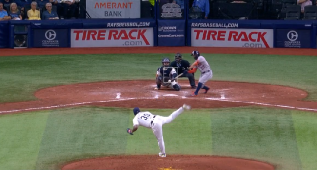Manuel Bolón Rodríguez vs. José Altuve de los Astros de Houston, 1er rival 8a entrada, 1 del 140824 en Tampa