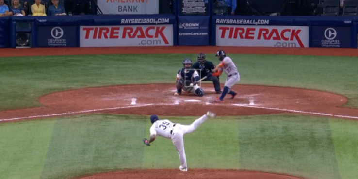 Manuel Bolón Rodríguez vs. José Altuve de los Astros de Houston, 1er rival 8a entrada, 1 del 140824 en Tampa