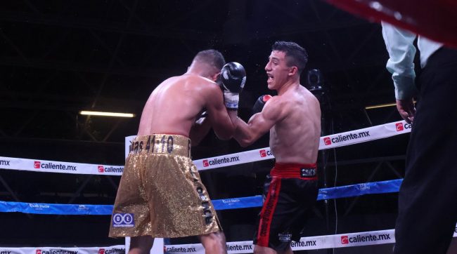Pablo Rojo Peraza vs. Óscar Loyola Gutiérrez de Chihuahua, gkot 5, del 100824 en Playa del Carmen
