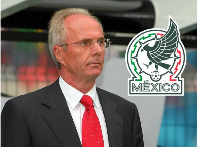 Sven Goran Eriksson con logo de México