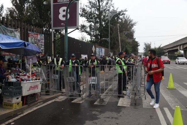 Diablos Rojos del México vs. Sultanes de Monterrey, juego 1 serie del rey, del 030924 en la Ciudad de México, suspendido por movilizaciones por la reforma judicial