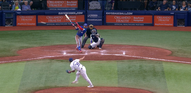 Manuel Bolón Rodríguez admite hit a Jonatan Clase, 4o rival de la tarde en 7a entrada del 200924 en Tampa, Rays vs. Azulejos 1×0