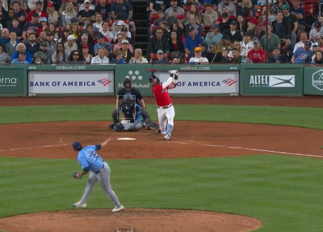 Manuel Bolón Rodríguez vs. Trevor Story, 1er rival, en su ingreso en la 8a entrada, lo ponchó tirándole, Rays 2×1 a Medias Rpjas, del 270924 en Boston Fenway Park