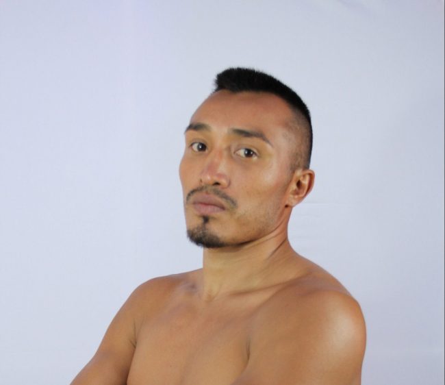Silverio Ortiz brazos cruzados foto de estudio
