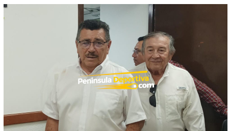 Armín Lizama Córdova, primer ingreso al IDEY como Director General, acompañado de Leonel Macías Sánchez, a las 10 08 del 021024, con marca de agua