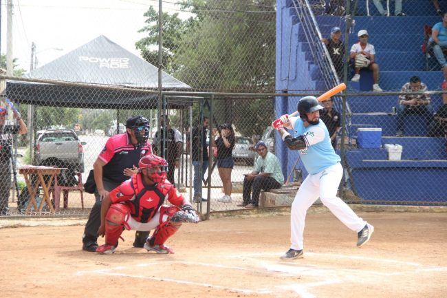 Azulejos de la Dolores Otero vs. Diablos de la Bojórquez, juego inaugural de la campaña, 1o de la serie, 9×2, 1 del 261024 en la Bojórquez