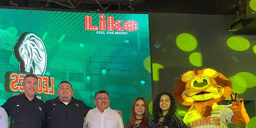 Iván Herrera Rosiles con Alejandro Orozco, nuevo de mercadotecnia de los Leones y Armín Lizama Córdova, rueda de prensa planes de los Leones para 2025, del 281024 en Like