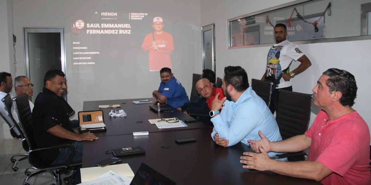 Oswaldo Verdugo, Abraham Salomón, Antonio Aguilera, draft de la liga Meridana, del 181024 en Oficinas de Dirección del Deporte del Ayuntamiento de Mérida