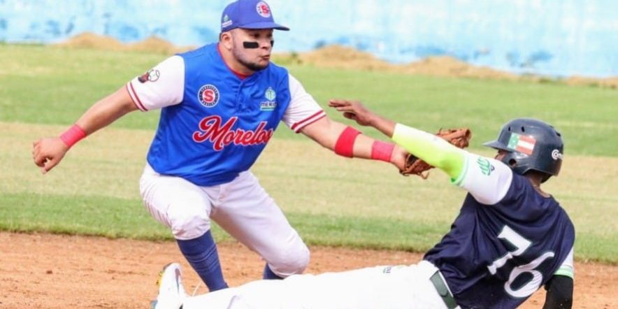 Zorros de Pacabtún vs. Azulejos de la Dolores Otero, 2o juego de la 1a serie, 4×2, serie para los Zorros, 3 del 271024 en la Morelos, Alejandro Rivero