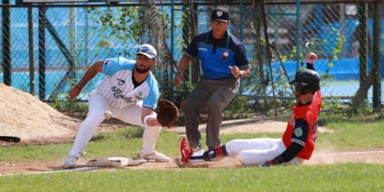 Azulejos de la Dolores Otero vs. Venados de la Universidad Marista, 3a semana. 2o de la serie, serie empatada, 6×5, del 101124 en la Dolores Otero