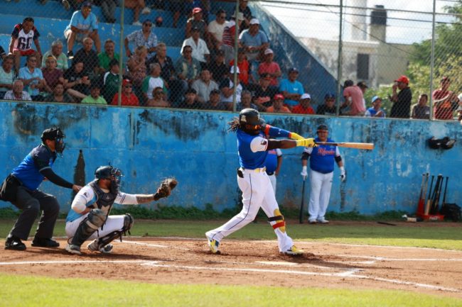 Senadores de la Morelos vs. Azulejos de la Dolores Otero, 5a semana, 2o de la serie, serie para los Senadores, 4×1, del 241124 en la Morelos, Rafael Polo