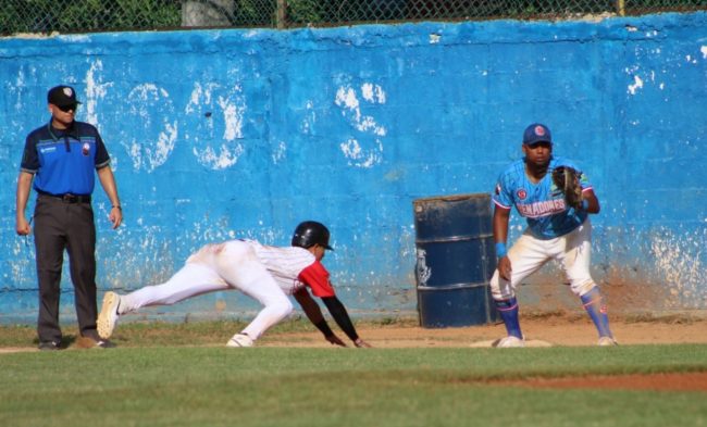 Senadores de la Morelos vs. Diablos de la Bojórquez, 4a semana, 1o de la serie, 5×4, 3 del 161124 en la Bojórquez