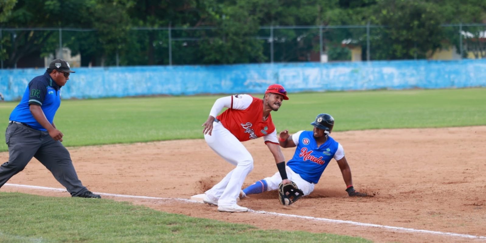 Senadores de la Morelos vs. Diablos de la Bojórquez, 4a semana, 2o de la serie, 5×2, 1 del 171124 en la Morelos