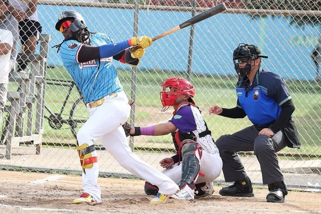 Senadores de la Morelos vs. Rockies de San José Tecoh, 3a semana, 1o de la serie, 15×5, del 091124 en San José Tecoh, Rafael Polo bateando