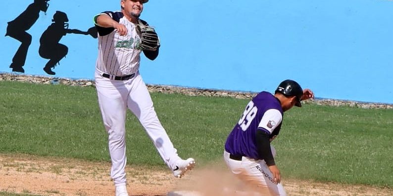 Zorros de Pacabtún vs. Rockies de San José Tecoh, 2o de la serie, serie empatada, 5×1, 3 del 241124 en Pacabtún, Julián Castro