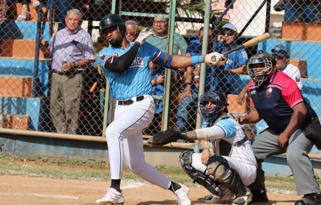 Azulejos de la Dolores Otero vs. Senadores de la Morelos, 10 a semana, 1o de la serie, 6×2, 1 del 281224 en la Dolores Otero, frenan racha de 15 triunfos de la Morelos