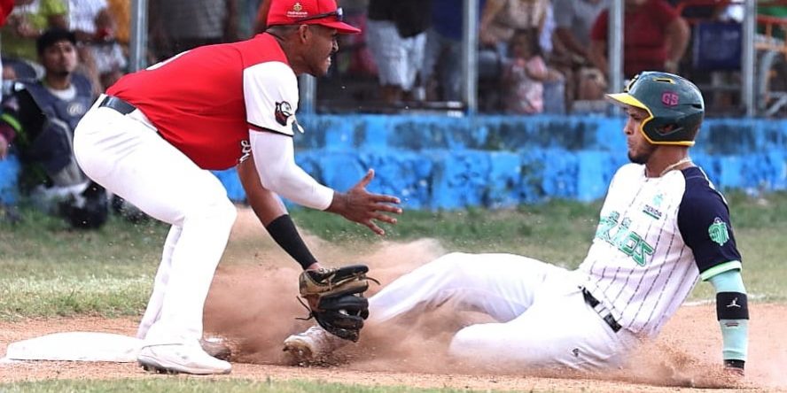 Diablos de la Bojórquez vs. Zorros de Pacabtún, 8a semana, 1o y único de la serie, 6×4, 1 del 151224 en Pacabtún