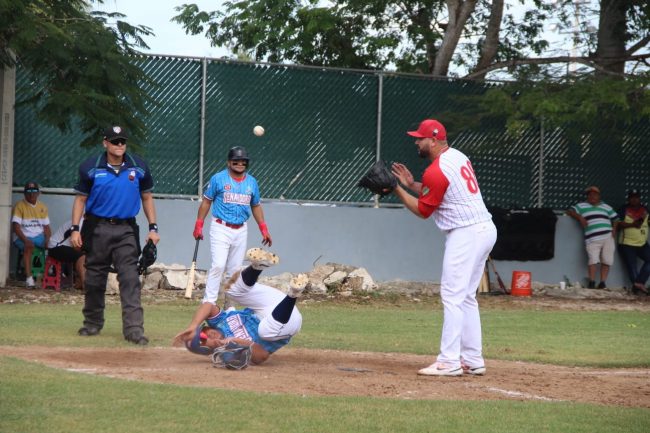 Senadores de la Morelos vs. Diablos de la Bojórquez, 9a semana, 2o de la serie en doble jornada, 3×0, 1 del 221224 en Tamanché, Senadores califican a los play offs