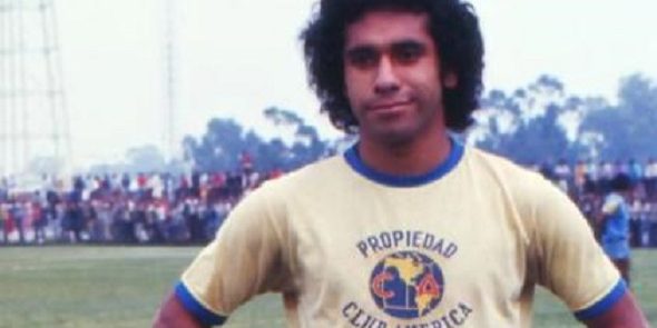 Cristóbal Ortega con uniforme del América