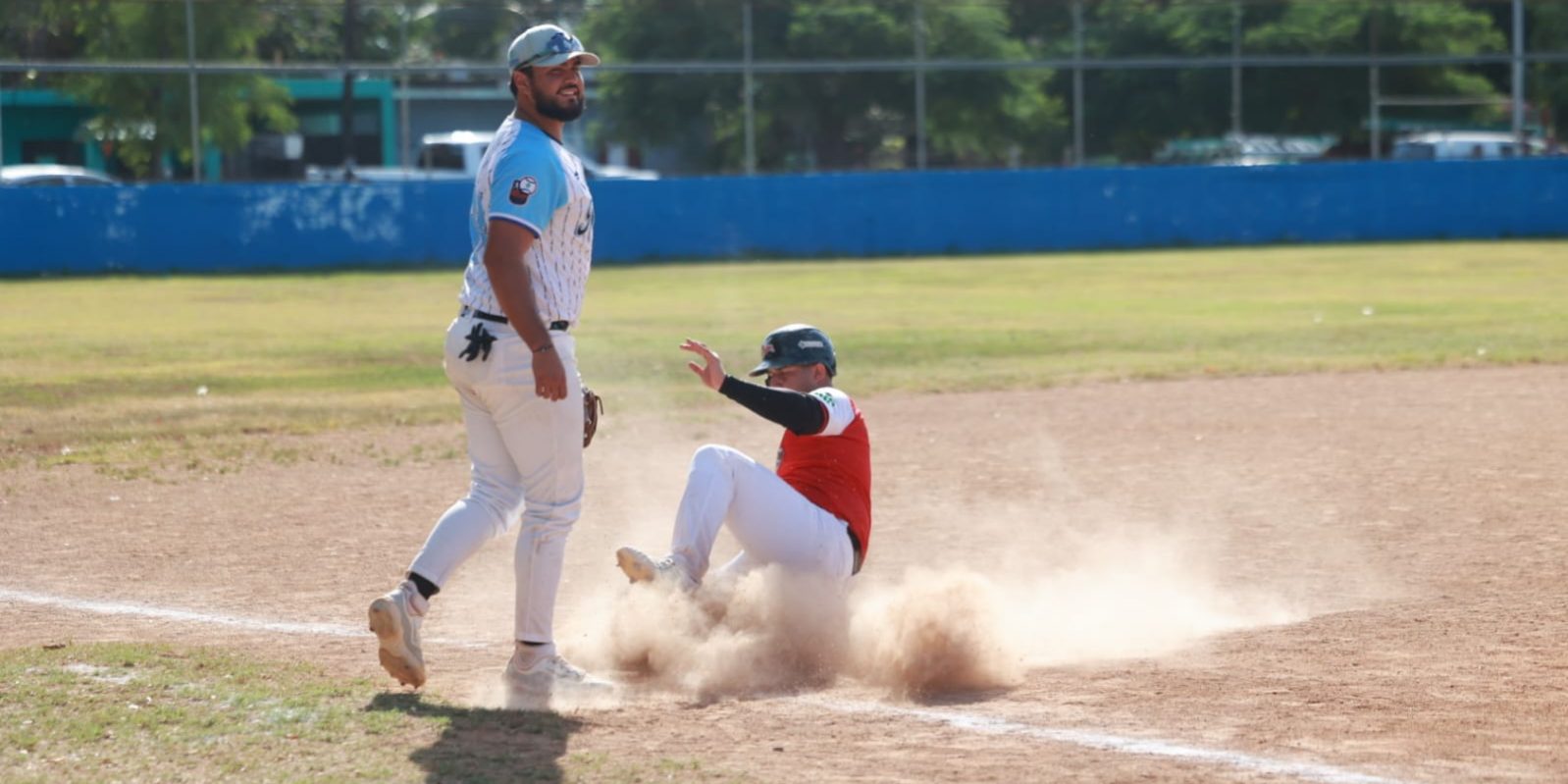Diablos de la Bojórquez vs. Azulejos de la Dolores Otero, semana 11, 1o de la serie, 8×3, 1 del 040125 en la Dolores Otero