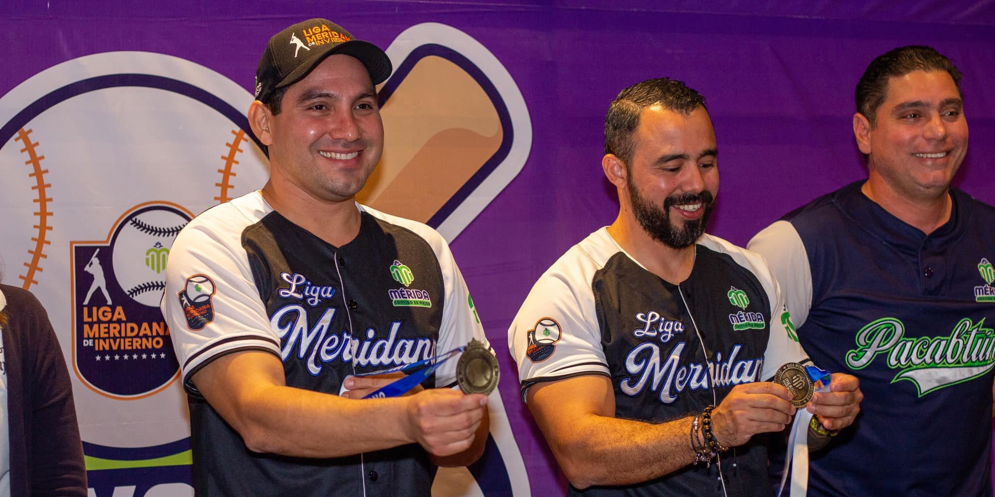 Jesús Pérez Ballote, Iván Herrera Rosiles, presentación final de la Liga Meridana, del 220125 en Boston´s Altabrisa