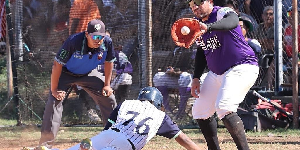 Zorros de Pacabtún vs. Rockies de San José Tecoh, 1er juego semifinal, 7×5, 3 del 180125 en Pacabtún, Julio Pérez