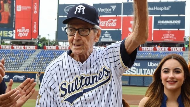 Felipe Clipper Montemayor, fallecido el 040225 en Monterrey, acompañado de preciosura, linda, chica península deportiva