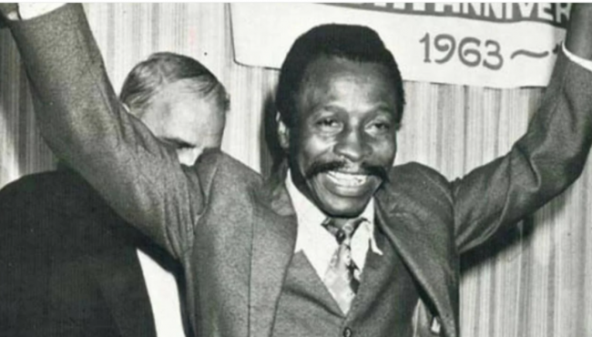 Luis Lumumba Estaba en Nueva York 1983 20 años del CMB, blanco y negro, buena foto