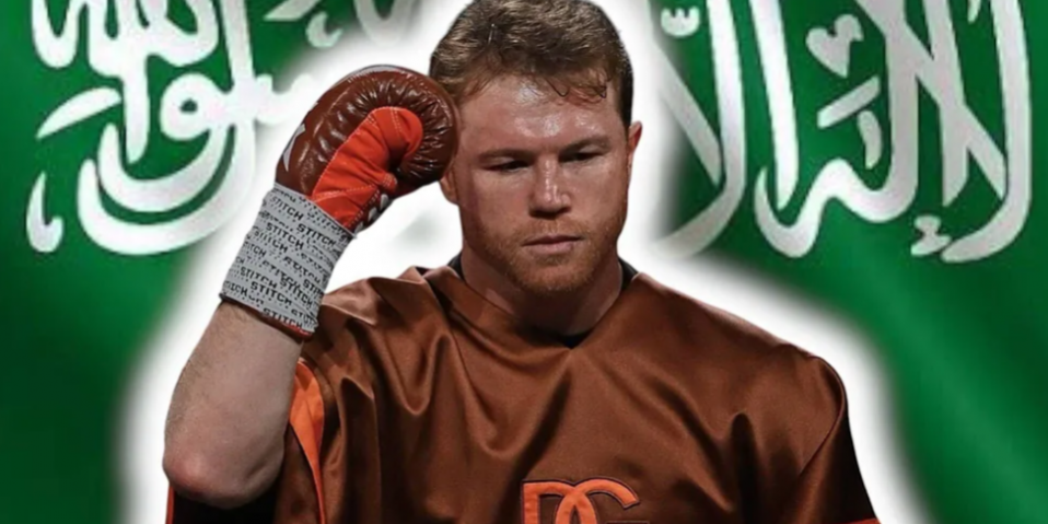 Saúl Canelo Álvarez con motivos árabes atrás de él