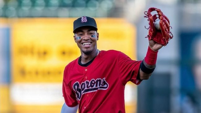 Yolbert Sánchez, contratado por los Leones de Yucatán, del 130225