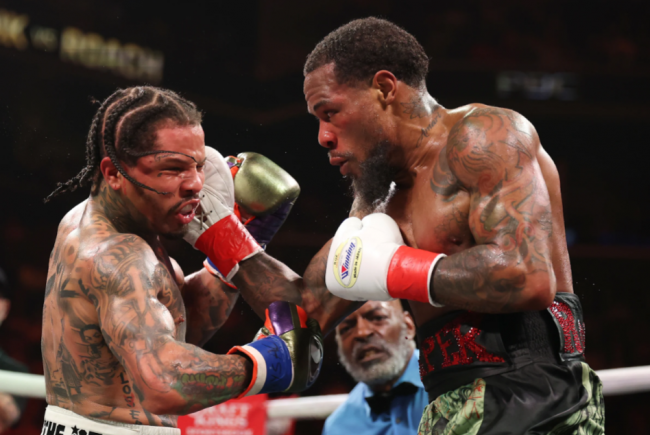 Gervonta Davis vs. Lamont Roach, empate mayoritario, retuvo cetro mundial ligero amb, perdió récord perfecto, del 010325 en Brooklyn, con réferi Steve Willis
