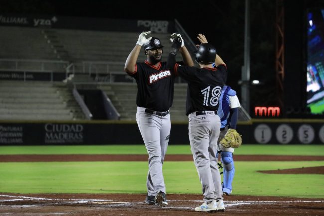 Piratas de Campeche vs. Tigres de Quintana Roo, 1er juego de pretemporada para ambos, 5×3, del 280325 en Cancún, Chris Carter, jonrón en la 10a, juego de 10 innings
