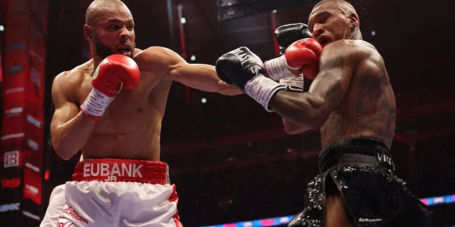 Chris Eubank jr. vs. Connor Benn, gdu 12 del 260435 en Tottenham, 3a pelea entre ambas familias, no título de por medio, pelea estrella 1a función promovida por Ring Magazine