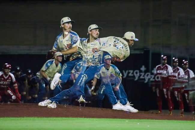 Diablos Rojos del México vs. Tigres de Quintana Roo, juego 6 para ambos, 3o de la serie, barrida de los Diablos, 6×4, 9 del 230425 en Cancún, Thomas Ponticelli