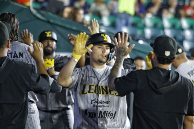 Leones de Yucatán vs. Olmecas de Tabasco, 4 juego, 1o de la serie, 11×4, del 210425 en Villahermosa, Aledmys Díaz, jonrón, con Art Charles, Olmecas pierden invicto, tras 3 victorias